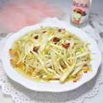 Fried celery with bean sprouts