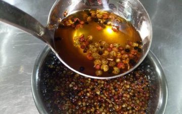 The Homemade Peppercorn Oil
