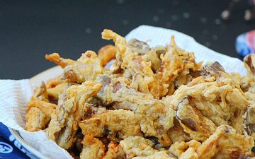 soft fried pleurotus ostreatus