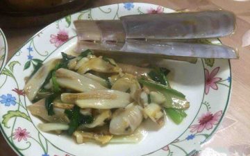 Razor clam with onion and ginger