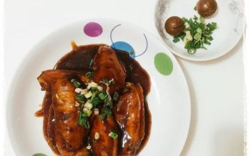 Sweet and oily chicken wings