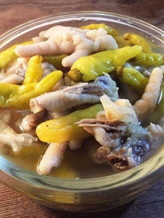 Pickled Chili Chicken Feet