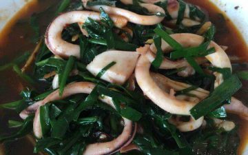 Leek fried squid