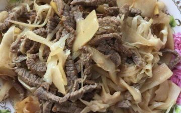Fried Beef with Sour Bamboo Shoots