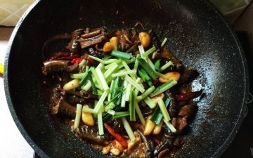 Add celeries to stir fry quickly