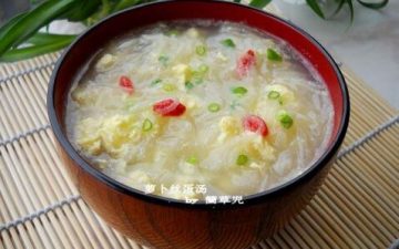 The cooked shredded radish egg soup,
