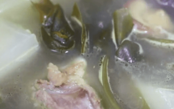 Seaweed Radish Ribs Soup