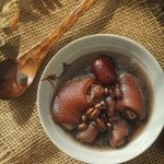 Eucommia Ulmoides Black Bean Pig Tail Soup