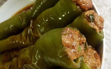 stuffed peppers with meat.