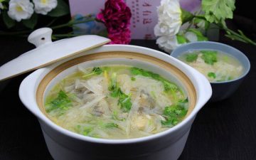shredded radish soup with crucian carp.