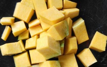 Wash and peel the pumpkin and cut into small pieces