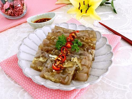 Stewed Pork with Konjac Powder and Frozen Tofu Miss