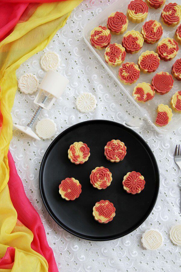 Stunning Festive Red Yeast TwoColor Mung Bean Cake Miss