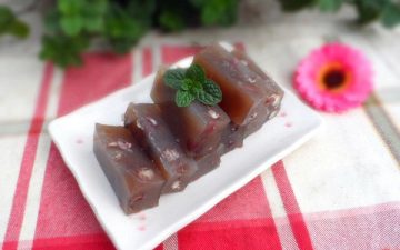 red bean horseshoe cake