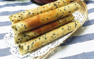 black sesame crispy omelet.