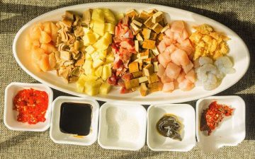 There are only so many ingredients. The spicy paste is a handmade paste. If you don't have any at home, you can chop the pepper and chop it again.