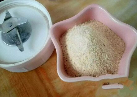 Whisk into a powder form with the cooking machine
