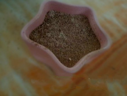 Dry the mushrooms completely and whisk them into a blender (sift the mushroom powder). Mix the two together