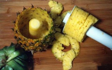 Peel and core the pineapple. Set aside.