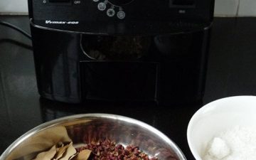 Prepare materials, five spices, please choose fresh dry goods