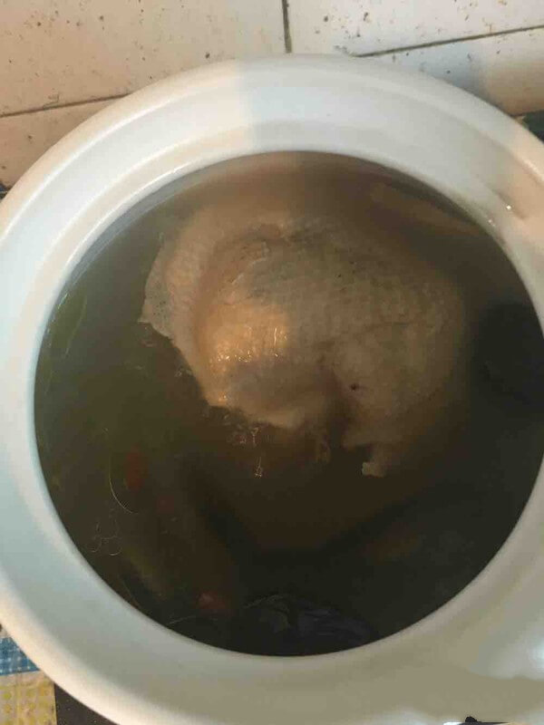 Pour boiling water into the pot