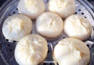 Steamed Bun with Beef and Celery
