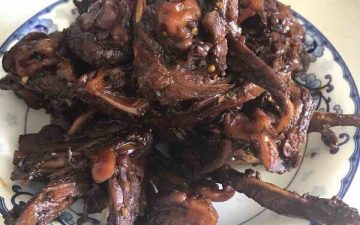 The spicy and spicy duck stand is ready,
