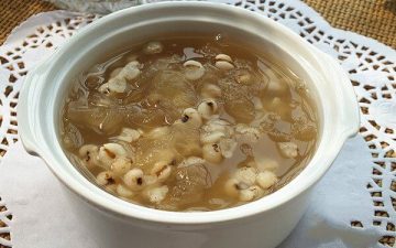 Rock sugar barley and white fungus soup.