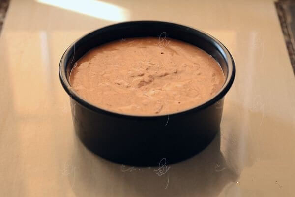 Pour into the 6-inch cake mould