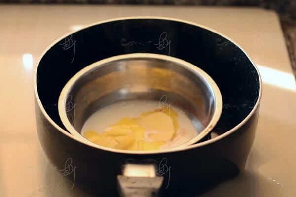 Mix the butter with the milk