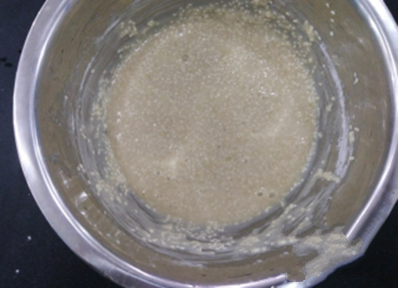 Stir slightly and do not stir the egg whites.
