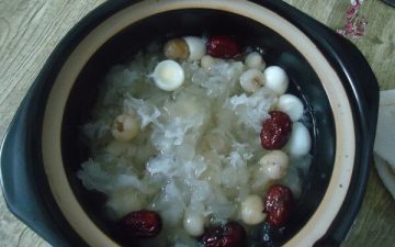 Snow lotus seed fungus crystal sugar water.