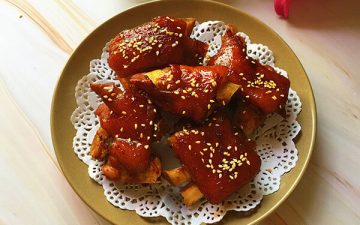 【Get rich】Spicy grilled pork trotters.