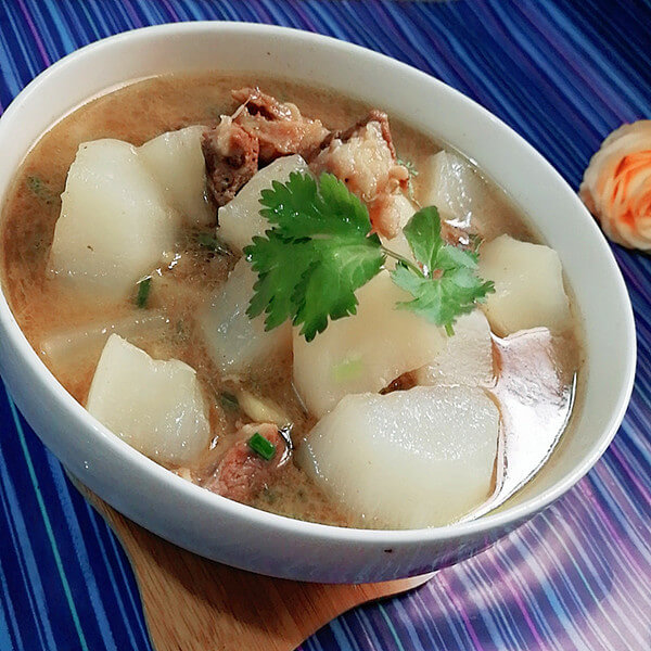 Turn off the heat, wait for the water vapor in the pressure cooker to finish