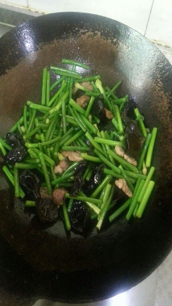 Add MSG and stir well.