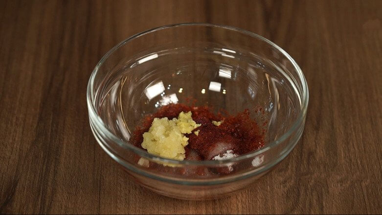 Add seasoning to make stew