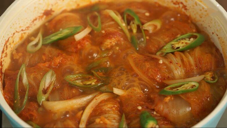 Braised pork belly with kimchi