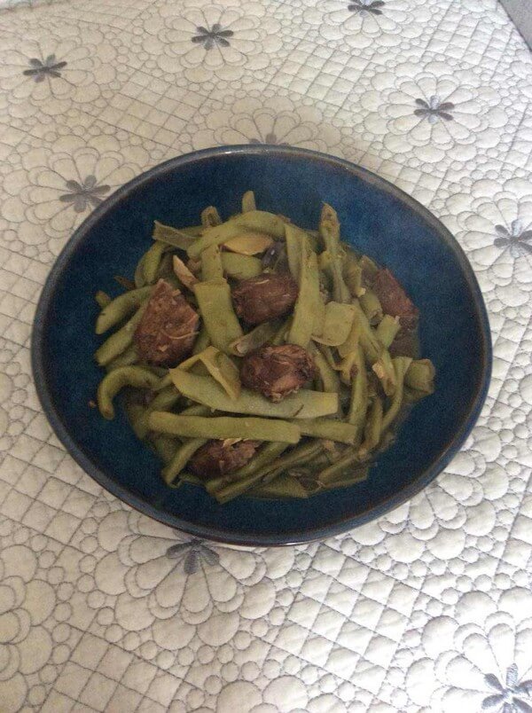 Duck neck stewed beans