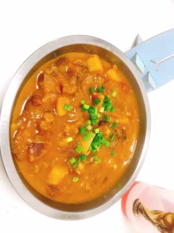 Beef Stew with Tomatoes and Potatoes.