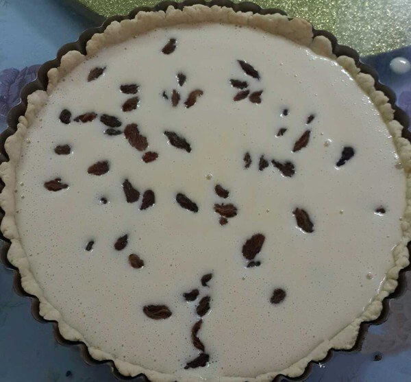 Sprinkle with appropriate amount of raisins