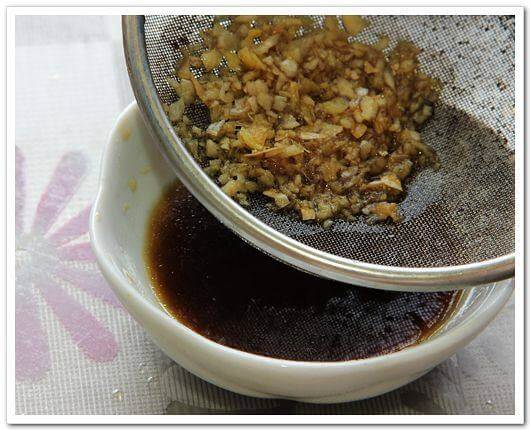 Then filter the garlic ginger residue with a sieve