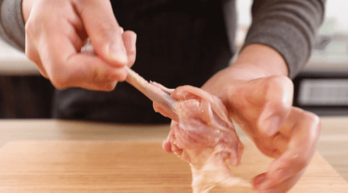 Turn the meat out along the bone and make it look like a small meat hammer.