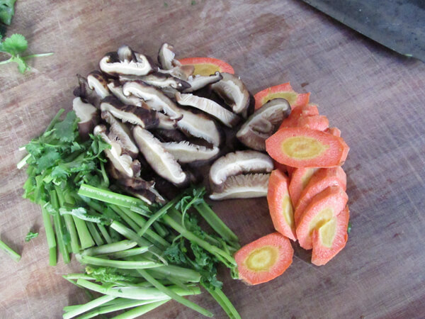 Mushroom and carrot slices