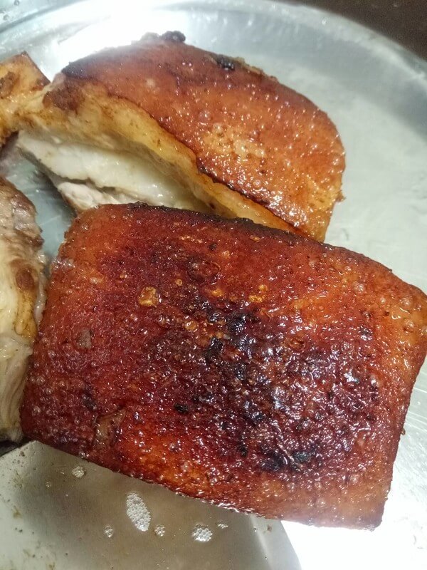 Is the color of the fried pork belly beautiful
