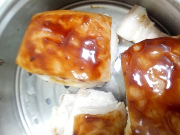 Remove the pork belly, drain the water,