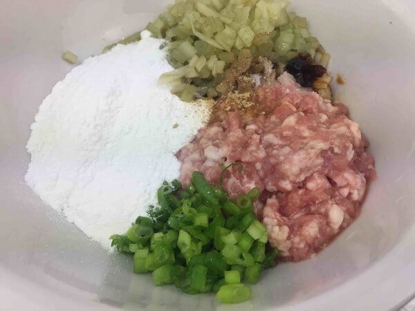 Glutinous rice flour, snow lotus fruit, pork filling, minced green onion