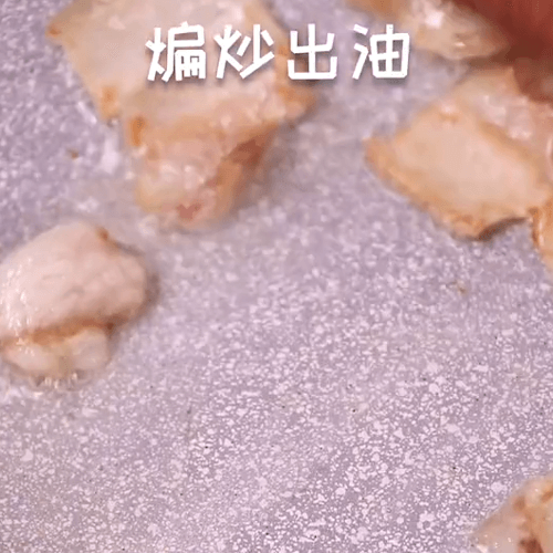 Stir fry pork belly with hot oil