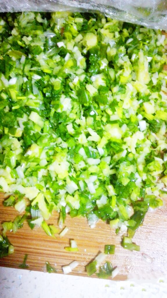 Put minced cabbage,
