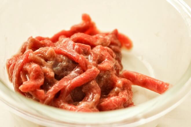Shred the tenderloin,