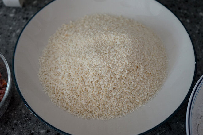 The bread crumb used today is this white,